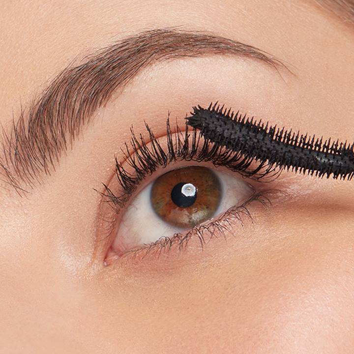 Pestaina20Efecto20Total206Negro7702433228879600x600Close20up1