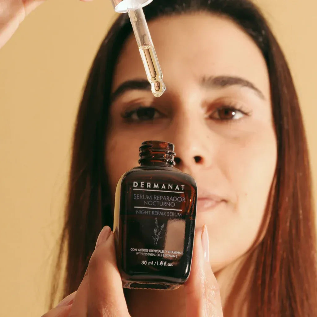 Serum_reparador_nocturno_con_modelo_3